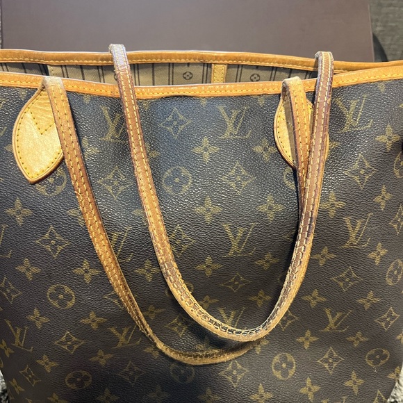 Louis Vuitton Neverfull MM - Picture 5 of 13